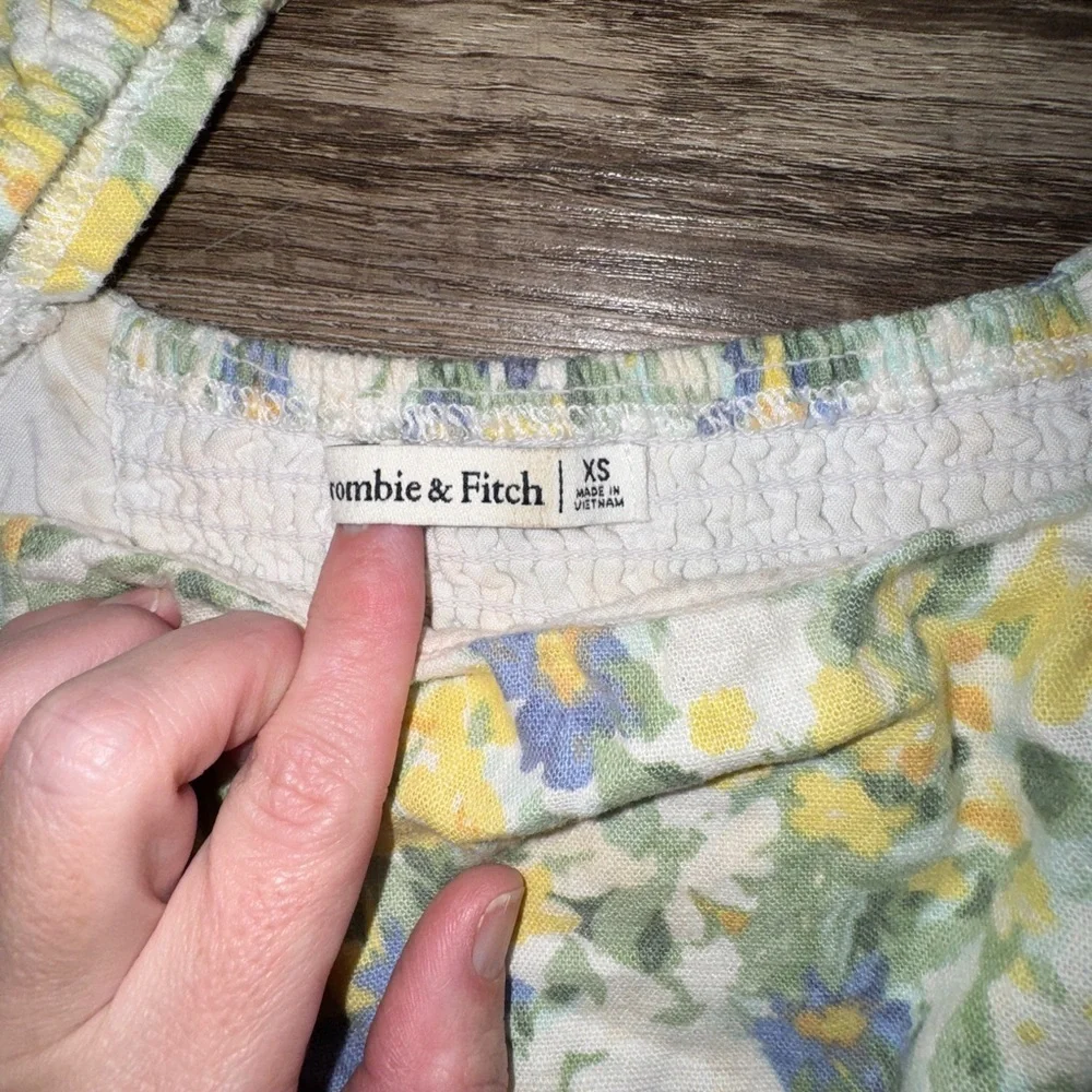 Abercrombie & Fitch XS Floral Puff Sleeve Linen Blend Cottagecore Top‎